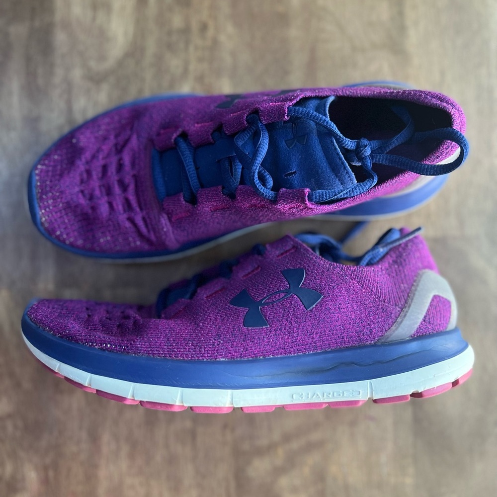 Under Armour Womens size 8